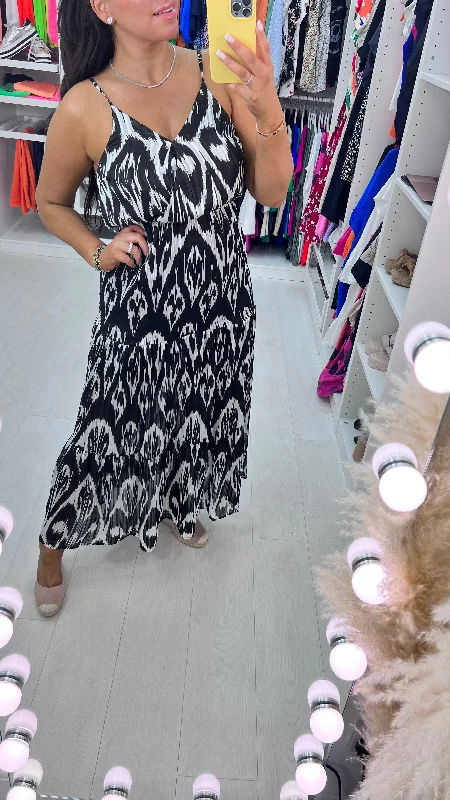 The Best Prices Louisa Monochrome Tiered Hem Maxi Dress
