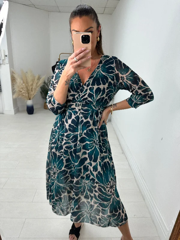 Referral Discount Juri Pleat Detail Midi Dress