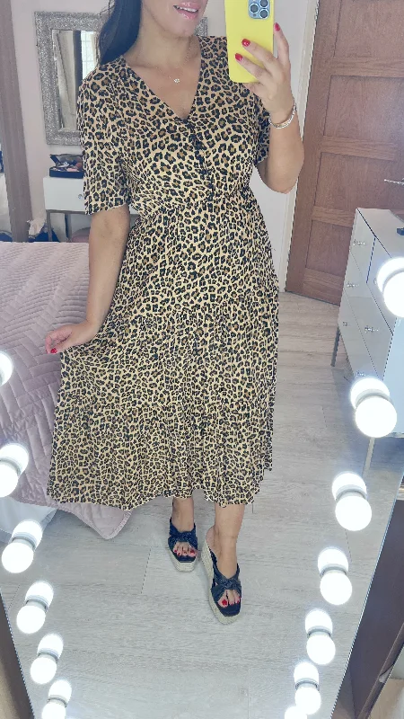 Savings Spectacular Irenna Leopard Print Tiered Hem Smock Dress