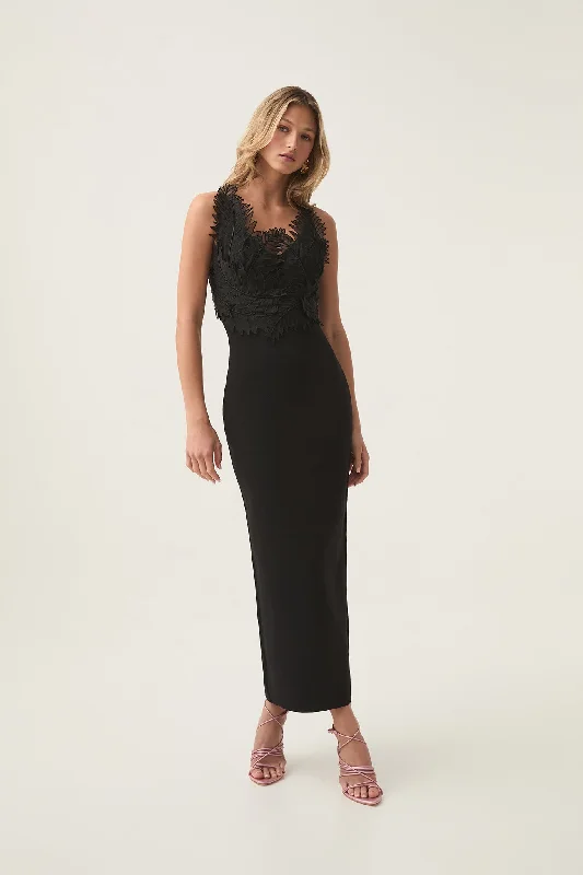 Quick Sale Daisy Knit Maxi Dress