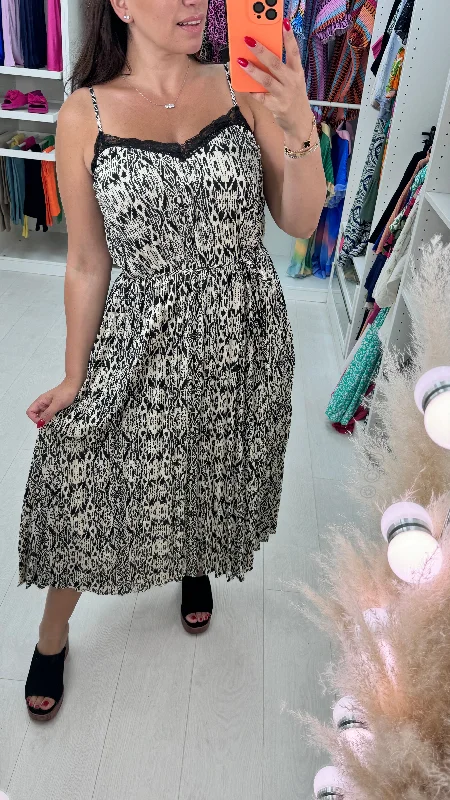 Clearance Event Azura Aztec Print Pleated Maxi Dress