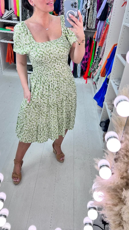 Deal Frenzy Damimi Green Daisy Print Babydoll Dress