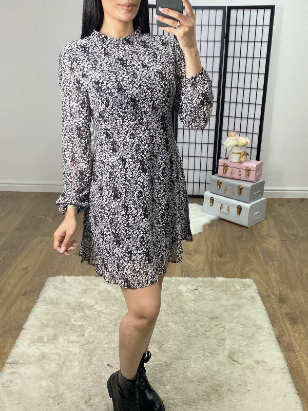 Value Deals Mariola Floral Print Black Swing Dress