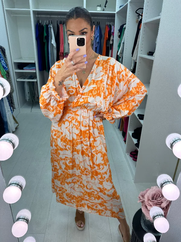 Weekend Deal Helena Bold Floral Print Kimono Dress