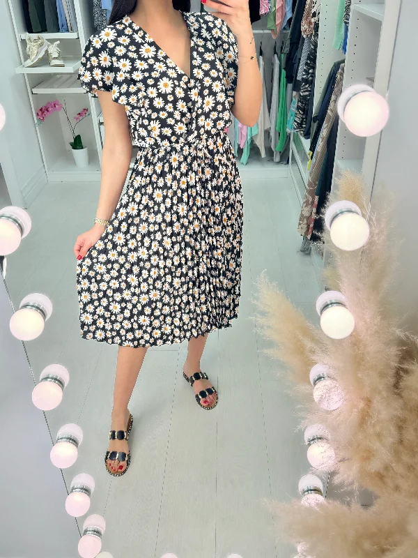 Instant Discount Tatiana Daisy Print Pleated Midi Dress