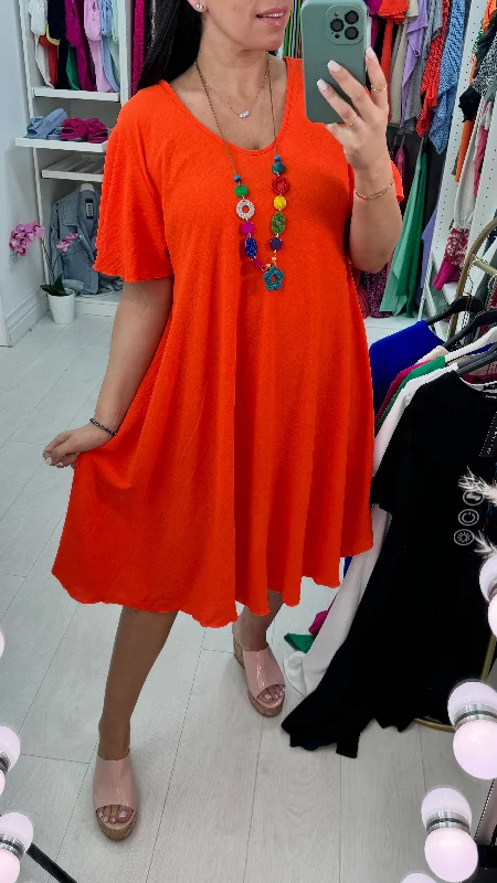 Deal Dash Amira Loose Fit Dress With Necklace