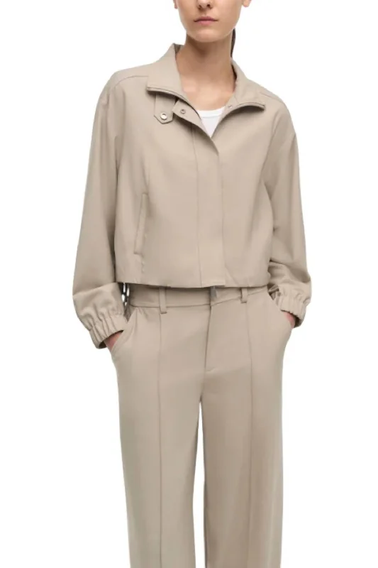 Take Advantage Geniveve Cropped Jacket In Sand