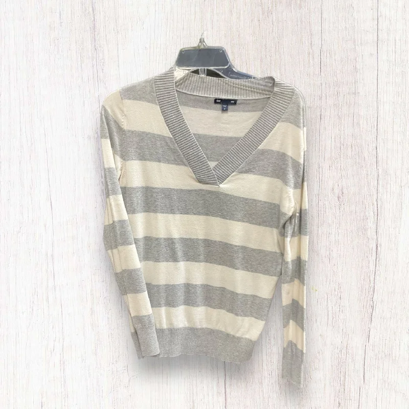 Buy Now Grey White Sweater Gap, Size M